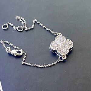 Cluster clover design bracelet silver